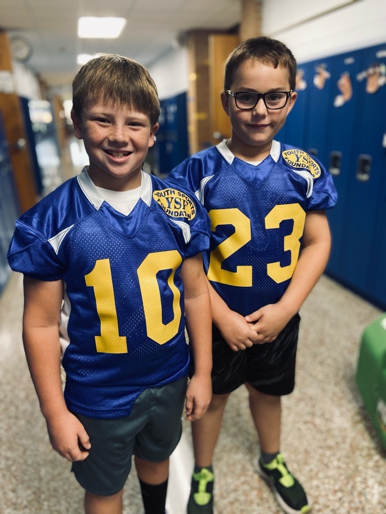 TWIN DAY